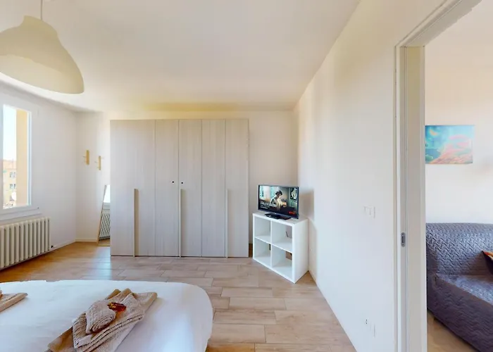 Lägenhet Accogliente Con Vista San Luca Bologna